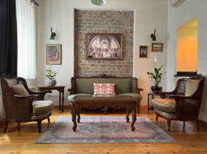 2Br, 2Ba, 1st Floor of Historical Building ,Galata